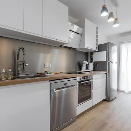 Large 2 Bdr At Port Daire Nice