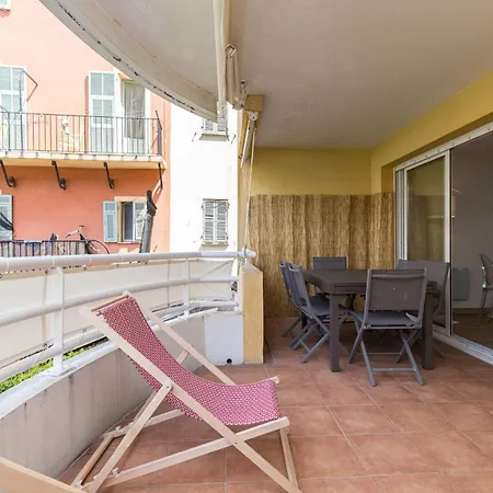 Large 2 Bdr At Port *