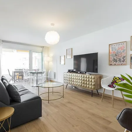 Large 2 Bdr At Port * Νίκαια